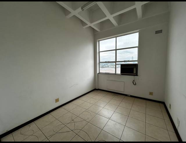 230M² WAREHOUSE TO LET IN WYNBERG